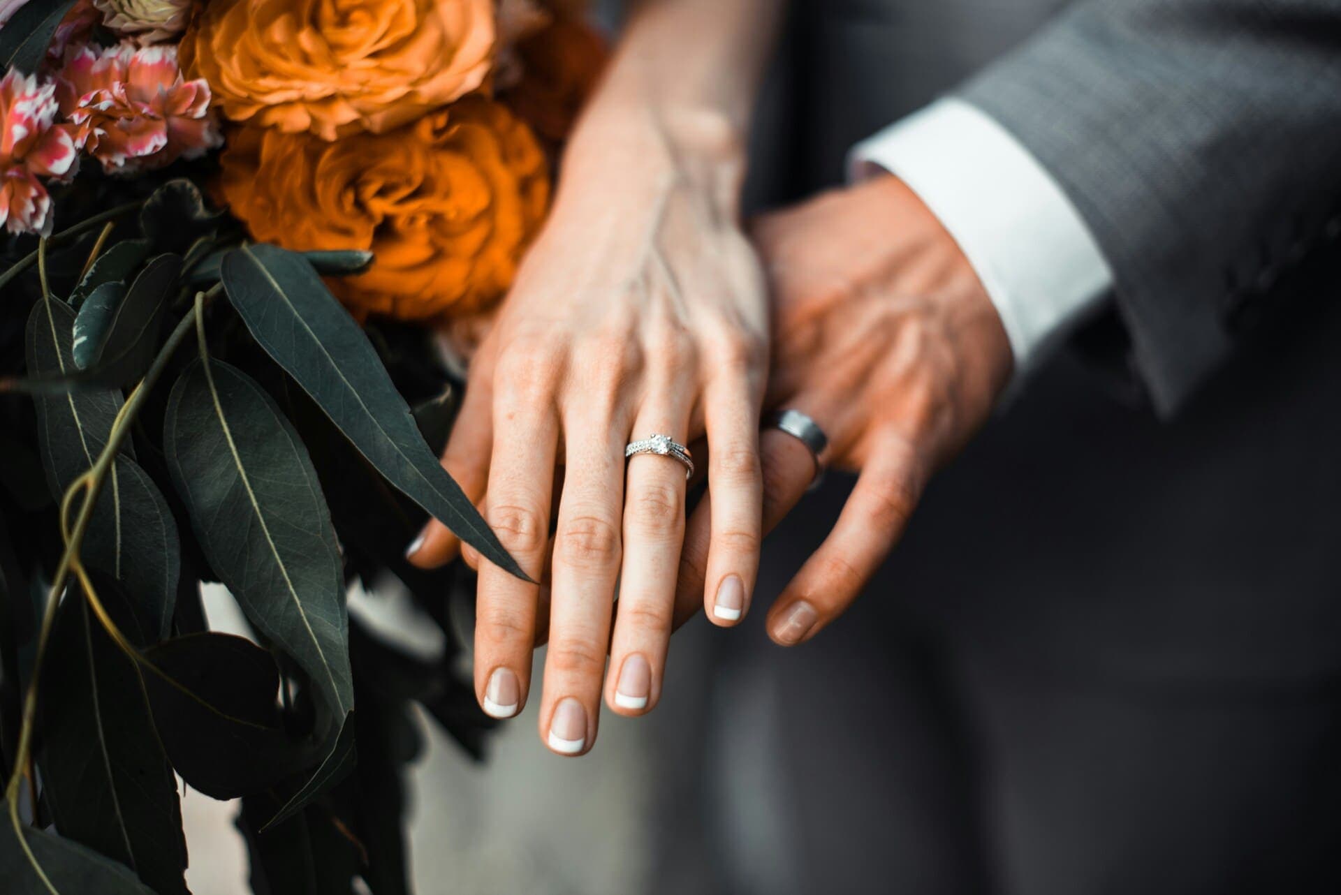 hands_with_rings_ma1lnu